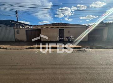 Casa · 245m² · 4 Quartos · 3 Vagas · Casa a venda no Jardim Guanabara - Proximo ao Supermercado Barbosa