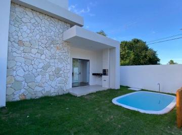 0bafb2efadf74ebd1724450948701b1028d405bb · Casa térrea 3/4 sendo 1 suíte, piscina, garagem. Localizada em Arembepe