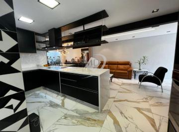 Casa · 206m² · 3 Quartos · 3 Vagas · Sobrado com 3 suítes  para vender no Bairro Mauá em SCS