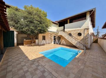 Casa · 455m² · 5 Quartos · 3 Vagas · Casa à Venda – 5 Quartos (1 Suíte) – 3 Vagas – 360m² de Lote.