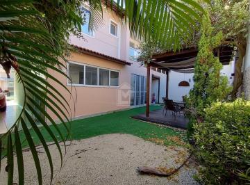Casa · 170m² · 3 Quartos · 4 Vagas · A Lívia Machado Imóveis tem o prazer de alugar esta bela casa de 3 quartos, com 170 m², localizada e