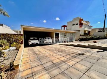 Casa · 300m² · 4 Quartos · 2 Vagas · Casa no Condomínio Solar do Bosque