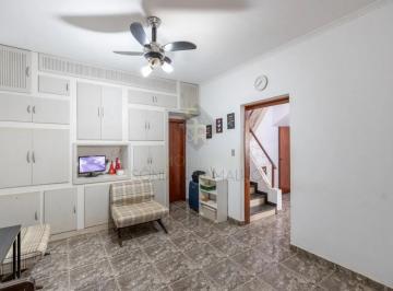 Casa · 210m² · 5 Quartos · 2 Vagas · Casa para venda e locação com 05 quartos, sendo 02 suítes e quintal com área gourmet e piscina no ba