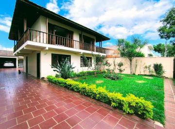 Casa · 230m² · 3 Quartos · SOBRADO ESPAÇOSO COM SUÍTE, SACADA 360º E CHURRASQUEIRA EM PINHAIS