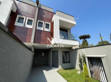 Casa · 164m² · 3 Quartos · 2 Vagas · Sobrado com terraço excelente acabamento no bairro Água Verde
