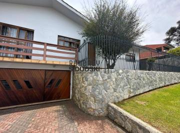 Casa · 203m² · 3 Quartos · 2 Vagas · Casa de esquina semi mobiliada, amplo terreno - Nova Russia