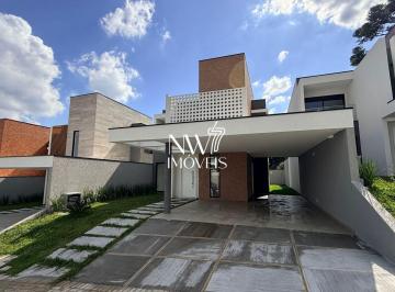 Casa · 257m² · 3 Quartos · 4 Vagas · Casa com terreno há 800 metros do Parque Barigui