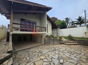 Casa · 272m² · 3 Quartos · 6 Vagas · Sobrado com 3 suítes à venda no Indaiá.