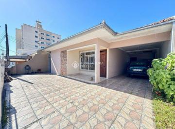Casa · 242m² · 1 Quarto · 2 Vagas · Casa à venda em Barreiros, em São José.