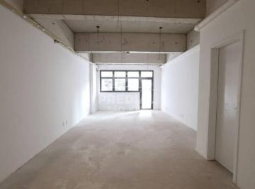 c761e1c84e9f66eca687faeee3ec7d701f37dadd · Sala comercial de 44,82 m² com banheiro, varanda e vagas rotativas no Edifício Quadria – Jardim Aqua