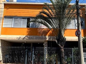 Casa · 258m² · 3 Quartos · Sobrado para venda em Centro de 258.00m² com 3 Quartos e 3 Suites