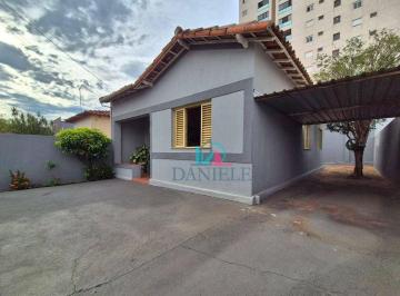 Casa · 86m² · 3 Quartos · 4 Vagas · Casa para venda em Centro de 86.00m² com 3 Quartos e 4 Garagens