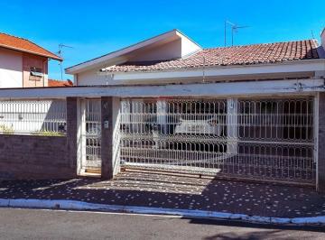 Casa · 289m² · 3 Quartos · 4 Vagas · Casa para venda em Centro de 289.23m² com 3 Quartos, 2 Suites e 4 Garagens