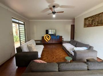 Casa · 232m² · 4 Quartos · Casa para venda em Centro de 232.20m² com 4 Quartos e 1 Suite