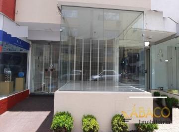 Comercial · 68m² · Sala Comercial para alugar em Centro de 68.00m²