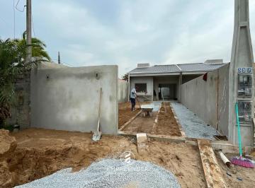 Casa · 82m² · 3 Quartos · 3 Vagas · Casa a venda com sobra de terreno em Matinhos