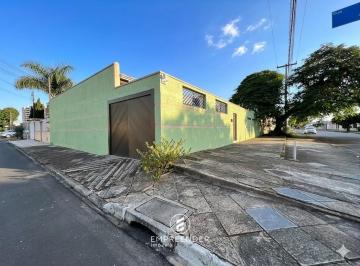 Casa · 396m² · 5 Quartos · 3 Vagas · Casa térrea com 5 quartos a venda em Paranaguá.