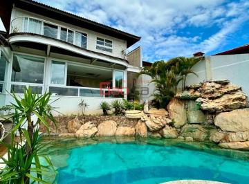 23977e0ecf3aafd9dbd273bd70819bda5c37f9ed · Casa para Temporada 5 suítes na Praia da Ferradura em Búzios