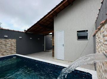 Casa · 137m² · 2 Quartos · 2 Vagas · Casa nova com piscina á venda em Itanhaém á 2km do mar .
