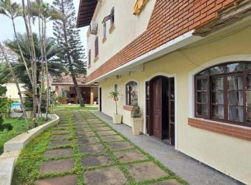 Casa · 600m² · 5 Quartos · 5 Vagas · Casa em Condomínio Fechado a Apenas 70 Metros do Mar