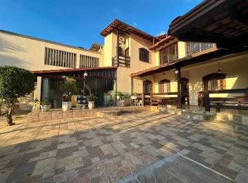 Casa · 185m² · 4 Quartos · 8 Vagas · Casa 4 quartos sendo uma suíte - 8 vagas | Bairro Castelo/BH