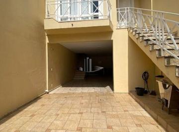 Casa de 5 quartos, São Bernardo do Campo · Sobrado com 250m², 5 dormitórios, 4 vagas e Avalia Permuta - Nova Petrópolis/SBC
