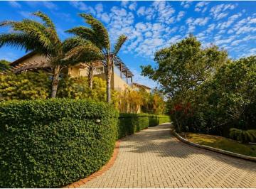 Casa · 253m² · 4 Quartos · À venda casa de 4 suítes com piscina privativa em condomínio de alto padrão em João Fernandes, Armaç