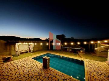 Casa · 246m² · 3 Quartos · 3 Vagas · CASA EM PIRACAIA