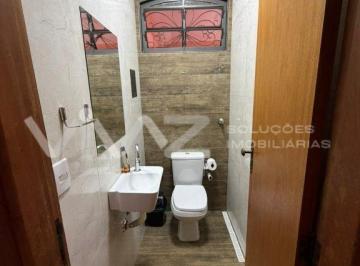 Casa · 252m² · 3 Quartos · 2 Vagas · Sobrado para venda em Centro de 252.00m² com 3 Quartos, 1 Suite e 2 Garagens