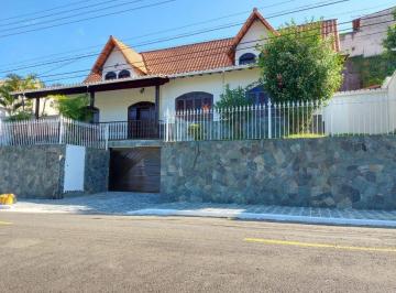 Casa · 247m² · 5 Quartos · 4 Vagas · Casa com 5 quartos para alugar, 247 m² por R$ 4900,00/mês - Bom Clima - Juiz de