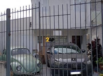 Comercial · 215m² · 2 Quartos · 2 Vagas · Casa comercial à venda em São Paulo-SP, Jardim Taboão, 2 quartos, 3 banheiros, 2