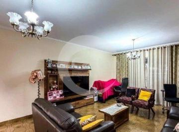 Casa · 236m² · 4 Quartos · 2 Vagas · Sobrado em Brás