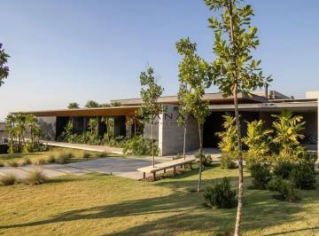 Casa · 820m² · 5 Quartos · 9 Vagas · Residência extraordinária, arquitetura autoral - Fazenda da Grama/SP