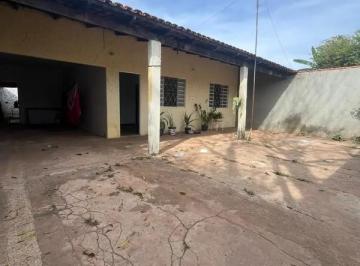 1 · CASA COM DOIS QUARTOS SENDO UM SUÍTE NO JARDIM ORIENTE