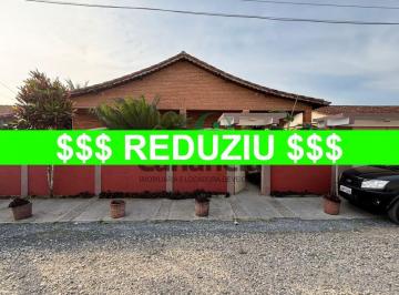 Foto 01 · Casa com 3 dormitórios, sendo um deles uma suíte, disponível para locação fixa anual no Retiro das C