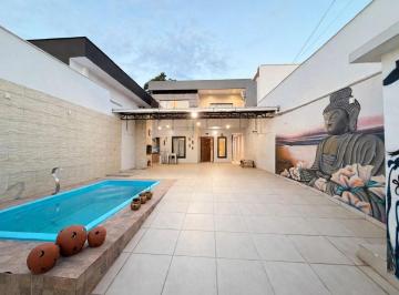 Casa de 3 quartos, Manaus · CASA DÚPLEX A VENDA COM 3 QUARTOS UMA SUITE MASTE CLOSET,PISCINA E AREA GOUMERT NO VILA SUIÇA.