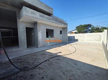 Casa · 65m² · 2 Quartos · 2 Vagas · Casa de Esquina com Piscina | 2 Quartos | 700m do Mar