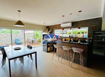 Casa · 350m² · 3 Quartos · 4 Vagas · Alphaville Residencial 4 - Modernizada, 350 m2, com sótão