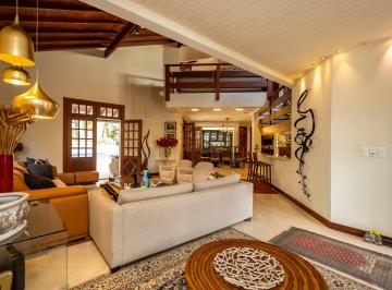Casa de 4 quartos, Brasília · SHIN QI 10 - Casa de Alto Padrão com 4 Quartos e Área de Lazer Completa