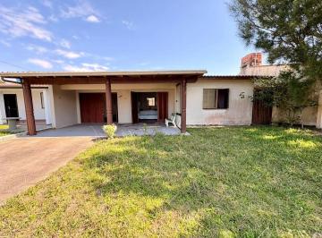 Casa · 159m² · 4 Quartos · 1 Vaga · Casa à venda próxima ao mar 