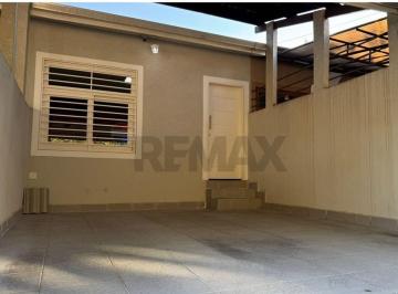 Casa · 158m² · 3 Quartos · 2 Vagas · Casa com 3 dormitórios para alugar por R$ 5.800,00/mês - Jardim Paulista - Atibaia-SP.