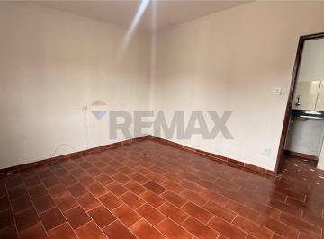 Apartamento · 1 Quarto · Kitnet para Locação na Vila Gato, Bragança Paulista – 1 Dormitório | Água e Luz Inclusas por R$ 1.40