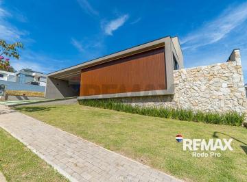 Casa · 260m² · 3 Quartos · 4 Vagas · Casa Térrea , nova , com 3 suítes , escritório e quintal gramado , no Condomínio Arboretum , em Vinh