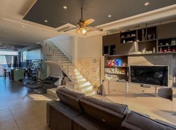 Casa · 264m² · 3 Quartos · 4 Vagas · Casa com 3 dormitórios, suíte master e 4 vagas em Chácara das Pedras