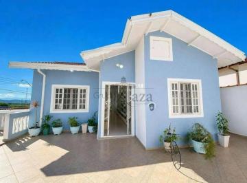 Casa · 317m² · 3 Quartos · 5 Vagas · Casa Sobrado - Jacareí - Terras de São João - 3 Dormitórios - 284m².