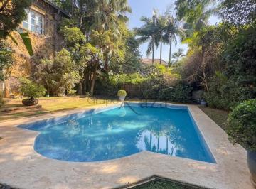 Casa · 2473m² · 4 Quartos · 6 Vagas · Casa com terreno excepcional - Jardim América - 800m² construídos em 2.473m² de terreno.