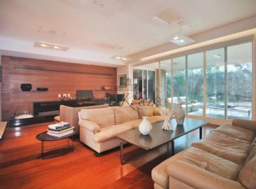 Casa · 390m² · 4 Quartos · 2 Vagas · Casa - Jardim Europa - 4 Suítes - 340m².