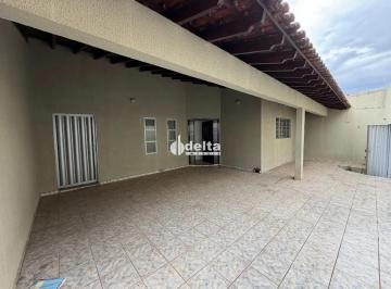Casa · 250m² · 3 Quartos · 3 Vagas · Casa residencial com 3 quartos sendo 1 suíte disponível para locação no bairro Jardim Patrícia em Ub