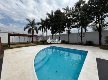 Casa · 2000m² · 5 Quartos · 18 Vagas · Casa residencial com 5 quartos sendo 3 suítes disponível para locação e venda no bairro Morada da Co