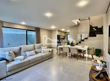 Casa · 192m² · 3 Quartos · Casa à venda - em Trevo